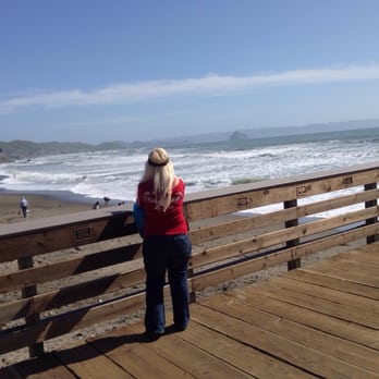 Duckie's Chowder House - Sea Glass Fun festival in Cayucos next to the beach and the pier. We definitely shall return. - Seafood Near Me - Cayucos, California