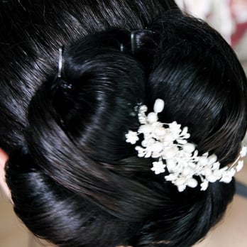 Flawless Bride Hawaii - Makeup Artists Near Me - Holualoa, Hawaii Flawless Bride Hawaii - Makeup Artists Near Me - Holualoa, Hawaii