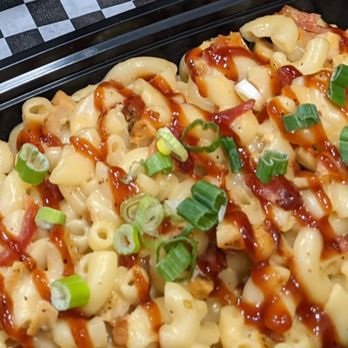 Yes Please Cheese - BBQ Chicken Mac n Cheese: Creamy mac n cheese with BBQ chicken, bacon, and BBQ sauce mixed in, topped with green onion. - Food Delivery Services Near Me - Long Beach, California Yes Please Cheese - BBQ Chicken Mac n Cheese: Creamy mac n cheese with BBQ chicken, bacon, and BBQ sauce mixed in, topped with green onion. - Food Delivery Services Near Me - Long Beach, California