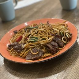 黑椒牛肉炒意粉