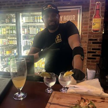 WOB Bar & Kitchen - Rafael best bartender at word of beer - Pubs Near Me - Coconut Creek, Florida