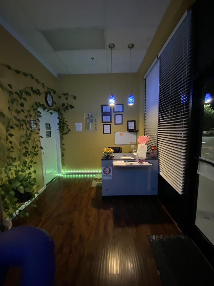 FOOT JOY MASSAGE 27 Photos & 26 Reviews 1055 SW Wilshire Blvd