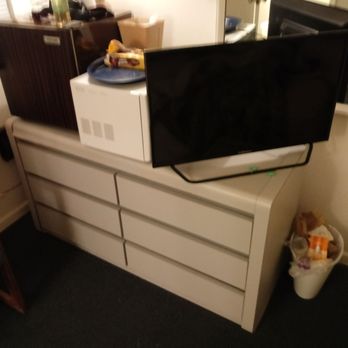 Sunrise Beach Motel - Yes, it had a microwave, a refrigerator, and a tv, good luck using them all at once. - Hotels Near Me - Mackinaw City, Michigan