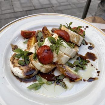 Grampa's Pizzeria - Mozzarella - balsamic, basil, olive oil, fleur de sel - Pizza Near Me - Madison, Wisconsin