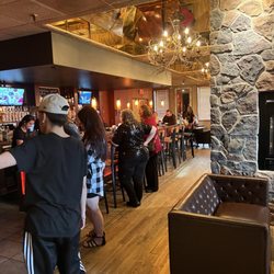 Twigs Tavern and Grille