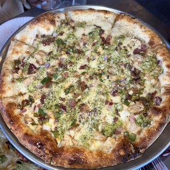 Rickety Cricket Brewing - Bichen Chicken Pizza - Pizza Near Me - Kingman, Arizona