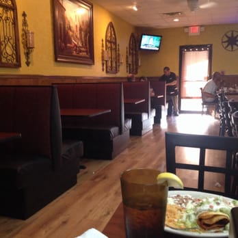 Valle Grande Mexican Grill - Nice non tacky decor - Mexican Near Me - Valley Grande, Alabama