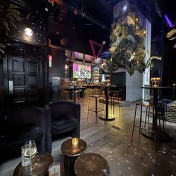 Town Bar and Lounge - Great decor and vibez! Perfect getaway right after work with great happy hour!
