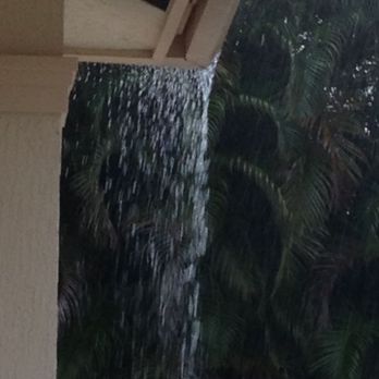 Seamless Gutter Masters - gutter leaking extensively during a light rainfall - Gutter Services Near Me - Hialeah, Florida Seamless Gutter Masters - gutter leaking extensively during a light rainfall - Gutter Services Near Me - Hialeah, Florida