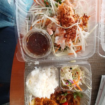 Papaya - Papaya salad and lemon grass tofu with rice - Vietnamese Near Me - Renton, Washington