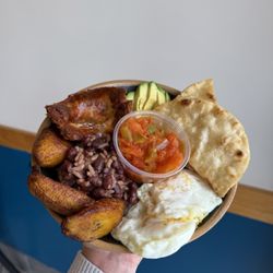 Pupuseria El Comalito