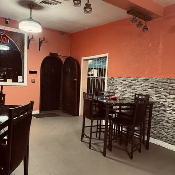 Arelita - Main dining area - Juice Bars & Smoothies Near Me - Colorado Springs, Colorado Arelita - Main dining area - Juice Bars & Smoothies Near Me - Colorado Springs, Colorado