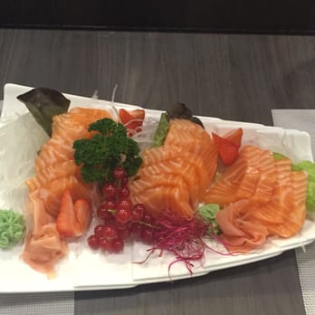 Sushi Maison - Salmon sashimi - Sushi Bars Near Me - Liège, WLG Sushi Maison - Salmon sashimi - Sushi Bars Near Me - Liège, WLG