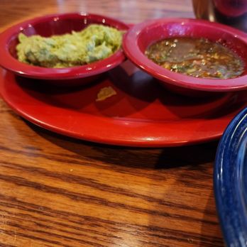 El Campestre  - Not tableside guacamole, but also not good guacamole either. - Mexican Near Me - Ontario, Ohio