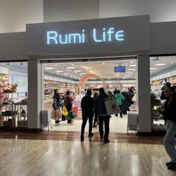 Rumi Life - Enterance