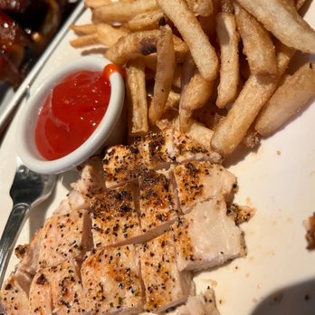 BJ's Restaurant & Brewhouse - Kids' Grilled Chicken Breast - Breweries Near Me - Lutz, Florida