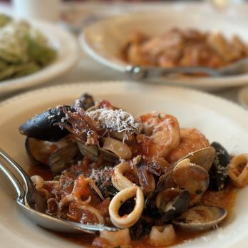 Carmine's - Italian Near Me - Bellevue, Washington