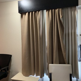 Days Inn by Wyndham Salisbury - Loud air conditioner next to bed - Hotels Near Me - Salisbury, Maryland Days Inn by Wyndham Salisbury - Loud air conditioner next to bed - Hotels Near Me - Salisbury, Maryland