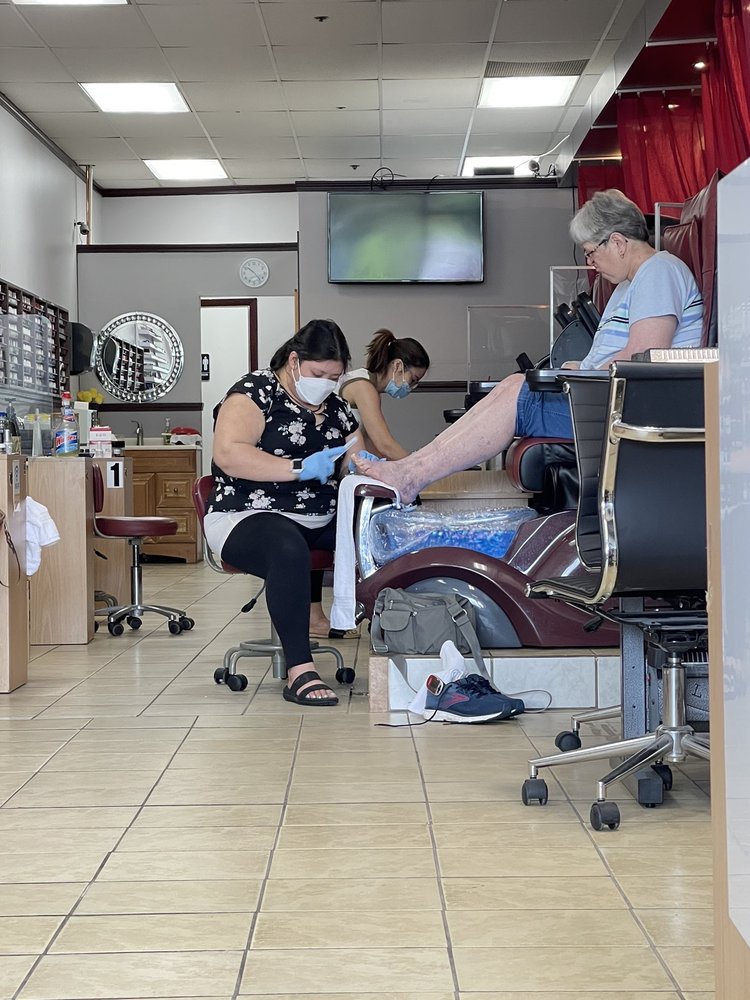 LA NAILS 139 Photos & 44 Reviews Milford, Massachusetts Nail