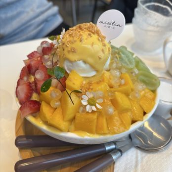 Miss Lin Cafe - Cafes Near Me - Markham, Ontario