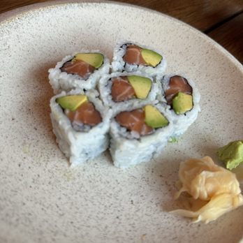 Ryota - Salmon avocado - Sushi Bars Near Me - Chicago, Illinois