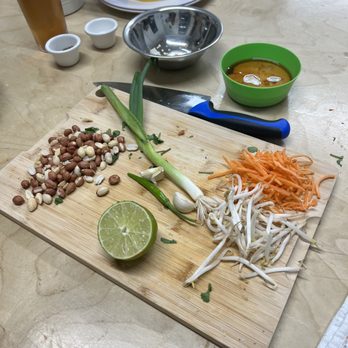 EATZ - Prep for our Pad Thai. - Cooking Schools Near Me - Los Angeles, California EATZ - Prep for our Pad Thai. - Cooking Schools Near Me - Los Angeles, California