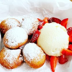 Cloudy With A Chance of Snowballs & Treats - Customer's Creation: Vanilla Fried Oreos with Vanilla Ice Cream & Strawberries