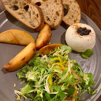 Fleetwood - Burrata w/ peaches - Mediterranean Near Me - Calistoga, California Fleetwood - Burrata w/ peaches - Mediterranean Near Me - Calistoga, California