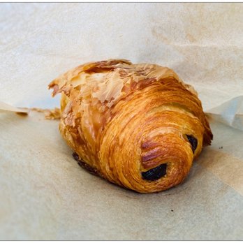 Syndicate - My chocolate croissant is big, puffy and filled with warm creamy choco goodness. You will be satisfied. :D ;) #SundayMeDay #TheBoss - Bakeries Near Me - Sierra Madre, California