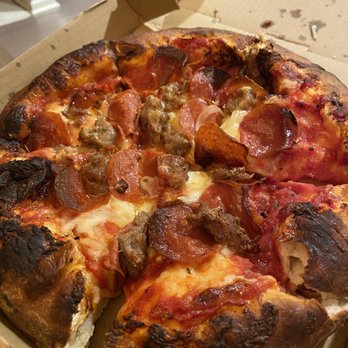 Dino's Pizza - Small thick crust cooker well done with Italian sausage, pepperoni and onions. Delicious! - Pizza Near Me - Burbank, California Dino's Pizza - Small thick crust cooker well done with Italian sausage, pepperoni and onions. Delicious! - Pizza Near Me - Burbank, California
