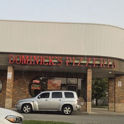 Dominick's Villa Rosa Pizzeria - Outside