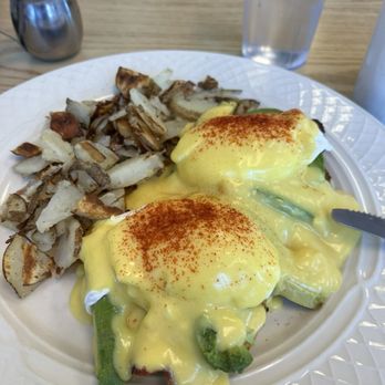 Fortis Cafe - Veggie eggs Benedict - Breakfast & Brunch Near Me - Reno, Nevada