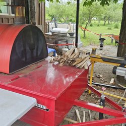 Kawartha Country Wines - Outdoor pizza oven