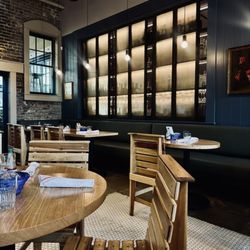 Magnolia Point - Inside dining