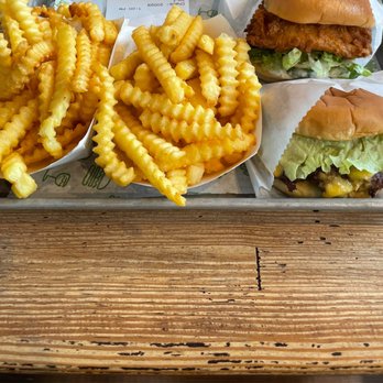 Shake Shack Glendale - Chicken Shack, ShackBurger and fries - Burgers Near Me - Glendale, California Shake Shack Glendale - Chicken Shack, ShackBurger and fries - Burgers Near Me - Glendale, California