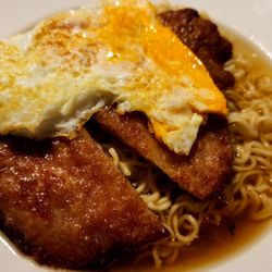 佳記餐廳 - Breakfast Set F (fried egg, pork chop & Nissan instant noodles)