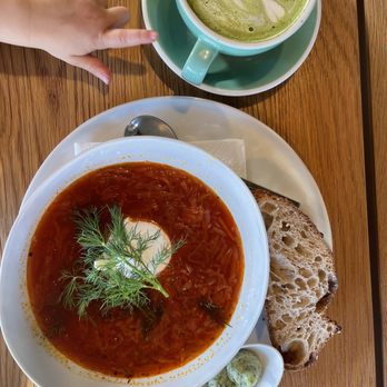 Lele Cake - Matcha latte and borscht - Coffee & Tea Near Me - Los Gatos, California
