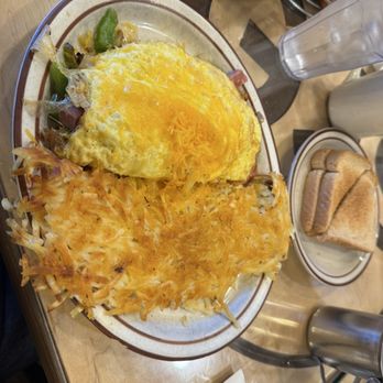 GJ's Family Restaurant - Denver omelette - Breakfast & Brunch Near Me - Eugene, Oregon
