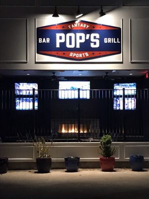 Pop's Bar and Grill by null