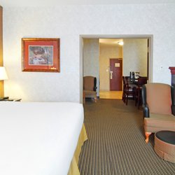 Holiday Inn Express & Suites Calgary South-Macleod Trail S - Executive Suite with Fire Place