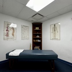 Moyer Wayne S, DC QME - Moyer Chiropractic - Exam room