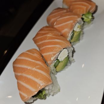 Yen Sushi & Sake Bar - Philadelphia roll - Sushi Bars Near Me - Phoenix, Arizona Yen Sushi & Sake Bar - Philadelphia roll - Sushi Bars Near Me - Phoenix, Arizona