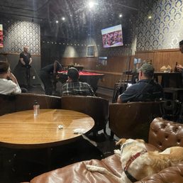 Comfy seating, allows dogs, super ancient FREE pool table Comfy seating, allows dogs, super ancient FREE pool table