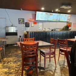 Cafe Hot Wing - Ordering counter