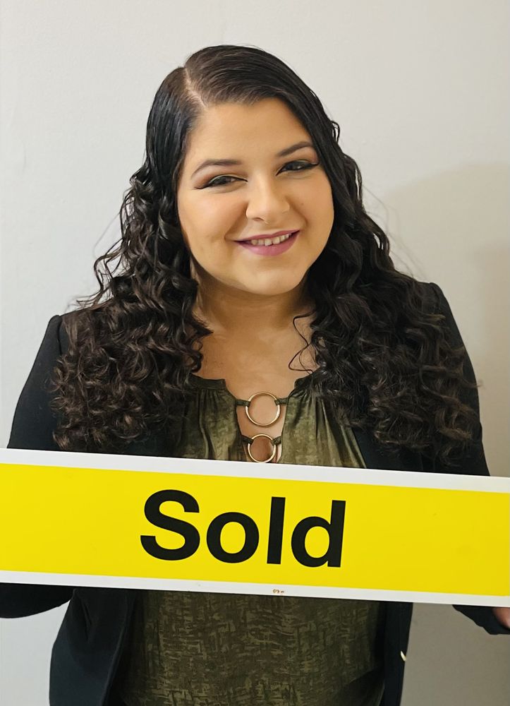 HEATHER CHRISTIAN WEICHERT REALTORS 123 Lincoln Hwy, Edison, New