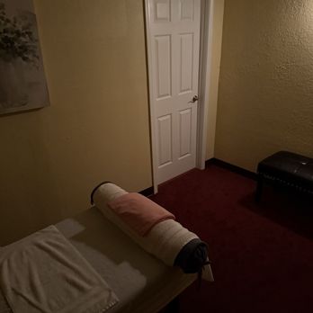 Red Lantern - Massage room - Massage Near Me - Pensacola, Florida Red Lantern - Massage room - Massage Near Me - Pensacola, Florida