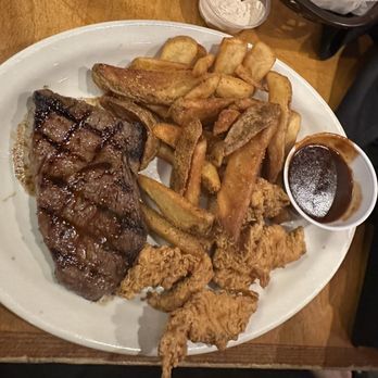Texas Roadhouse - Barbeque Near Me - Elk Grove, California