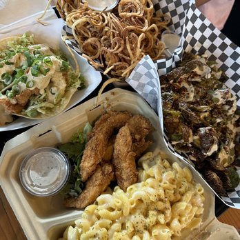 Christina’s Cartel - Chicken Wings Near Me - Happy Valley, Oregon