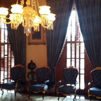 Iolani Palace - Blue room - Museums Near Me - Honolulu, Hawaii