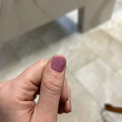 Serenity Nails & Spa - Chipped nails